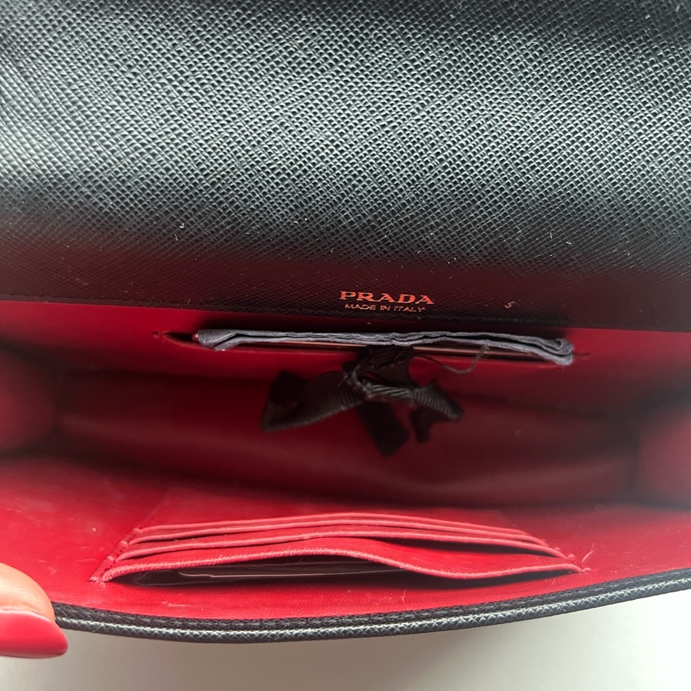 PRADA
Brand-plaque mini Saffiano-leather cross-body bag - Picture 9 of 12